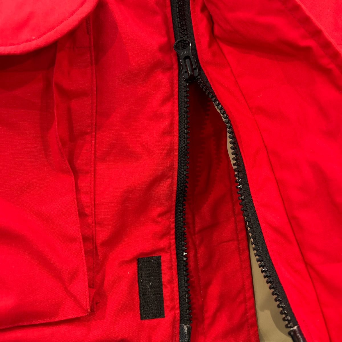 80's Eddie Bauer エディー・バウアー グースダウンベスト レッド(M)/B0581V-SO