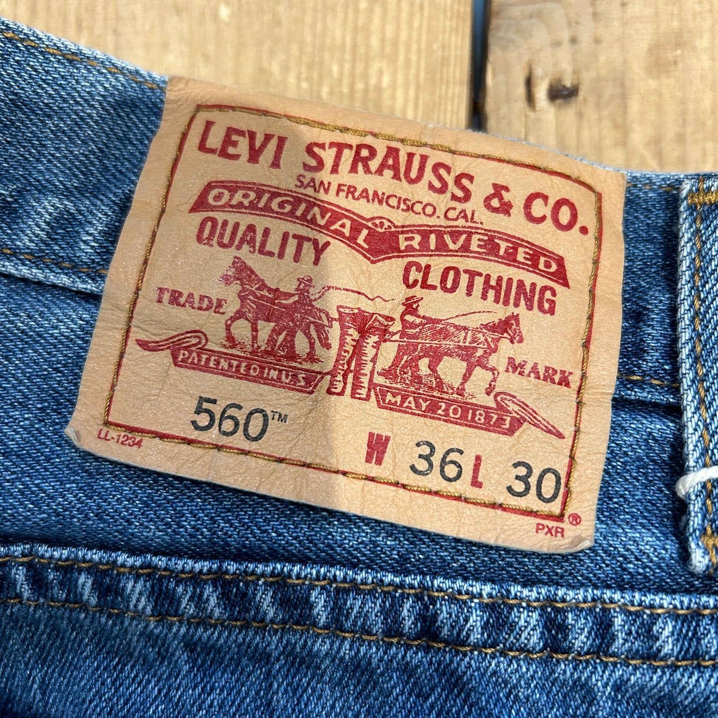 00's Levi's リーバイス 560 COMFORT FIT デニムパンツ(36×30)/B0810P-SO