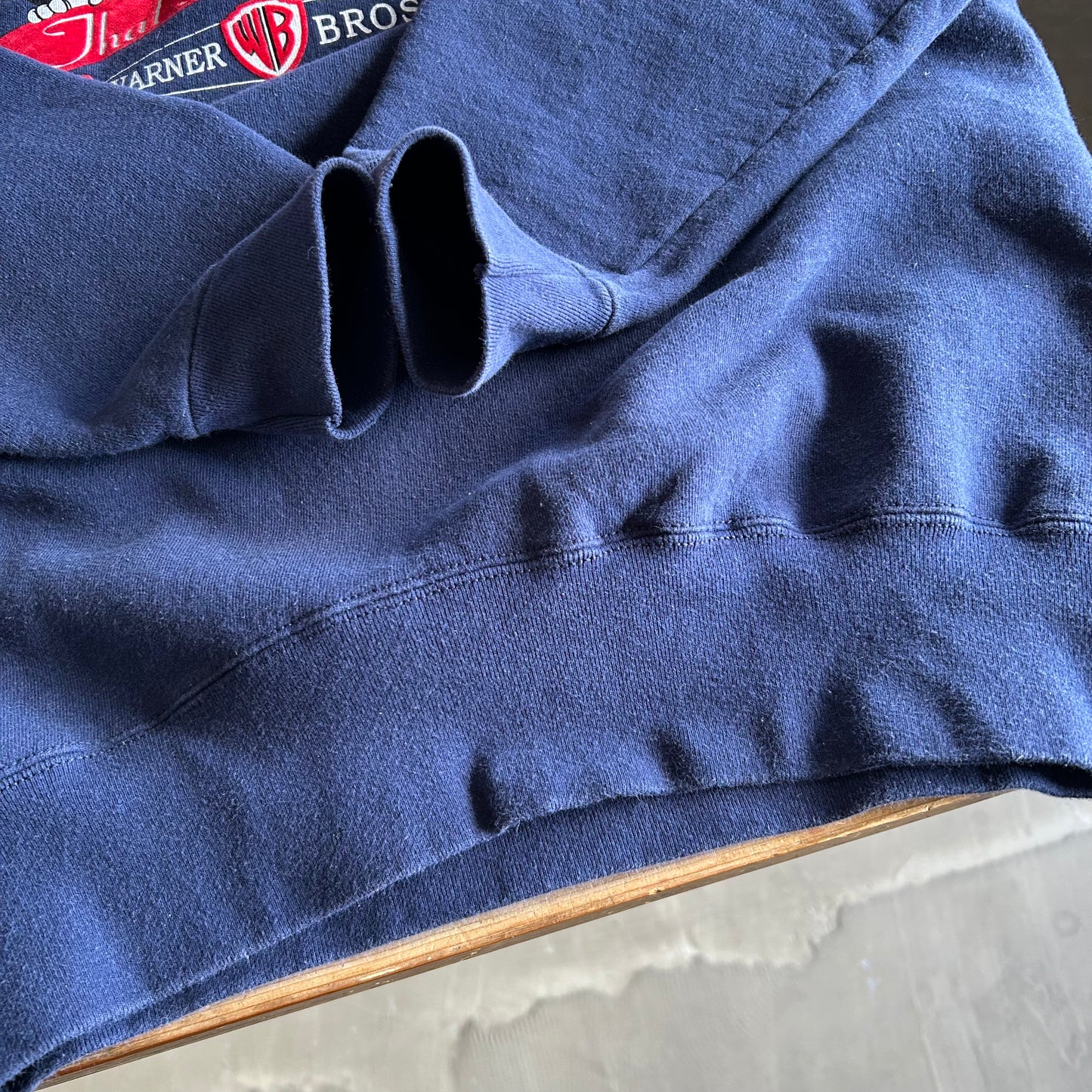 90's WARNER BROS LOONEY TUNES ルーニー・テューンズ キャラクタースウェット 紺(XL)/B0067S-SO