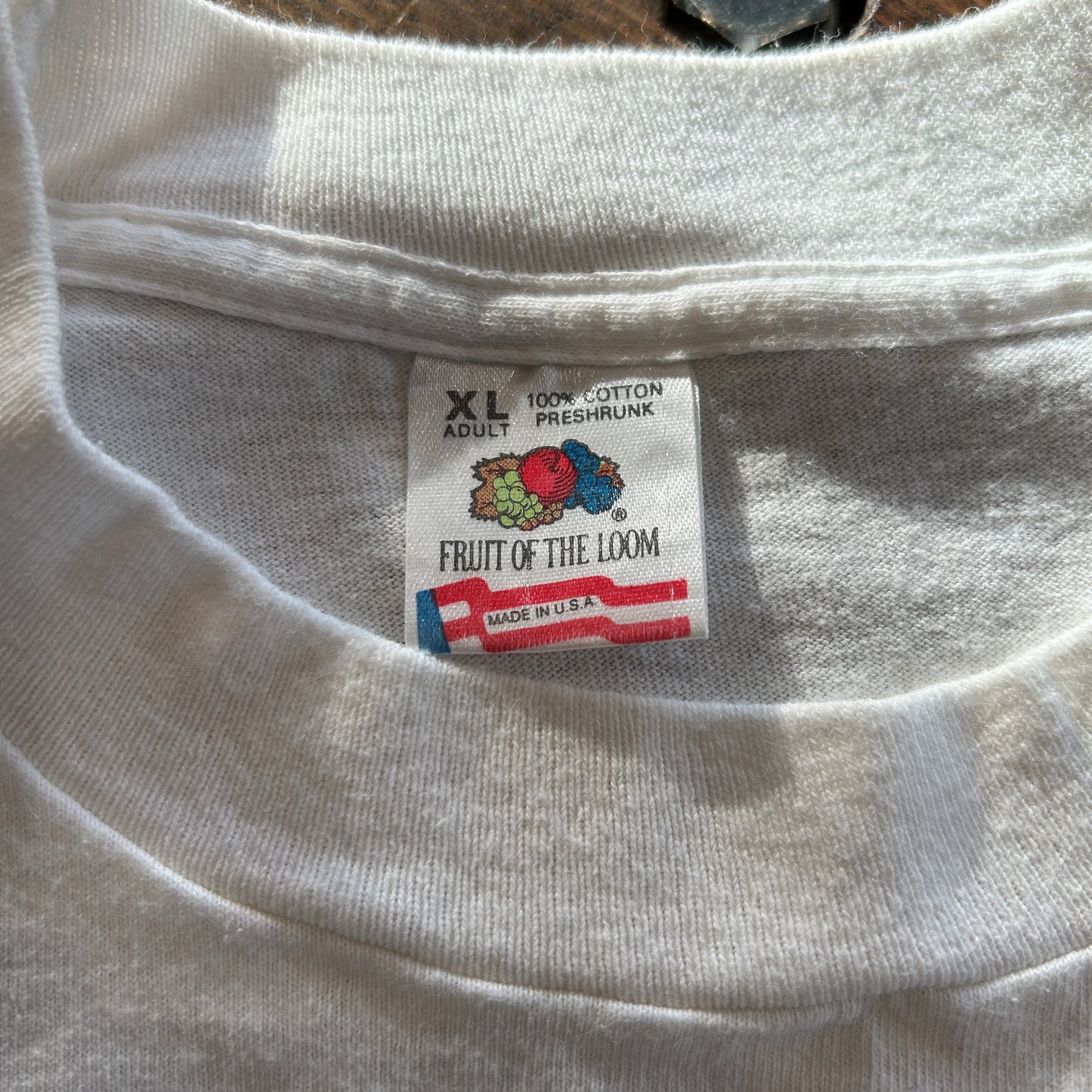 90's Fruit of the loom”NEW BRAUNFELS"トカゲバカンスTシャツ The Outhouse Design 白(XL)/B2752T-SO