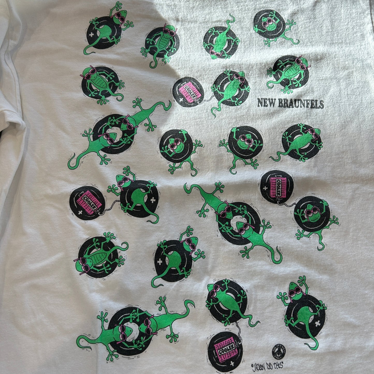 90's Fruit of the loom”NEW BRAUNFELS"トカゲバカンスTシャツ The Outhouse Design 白(XL)/B2752T-SO