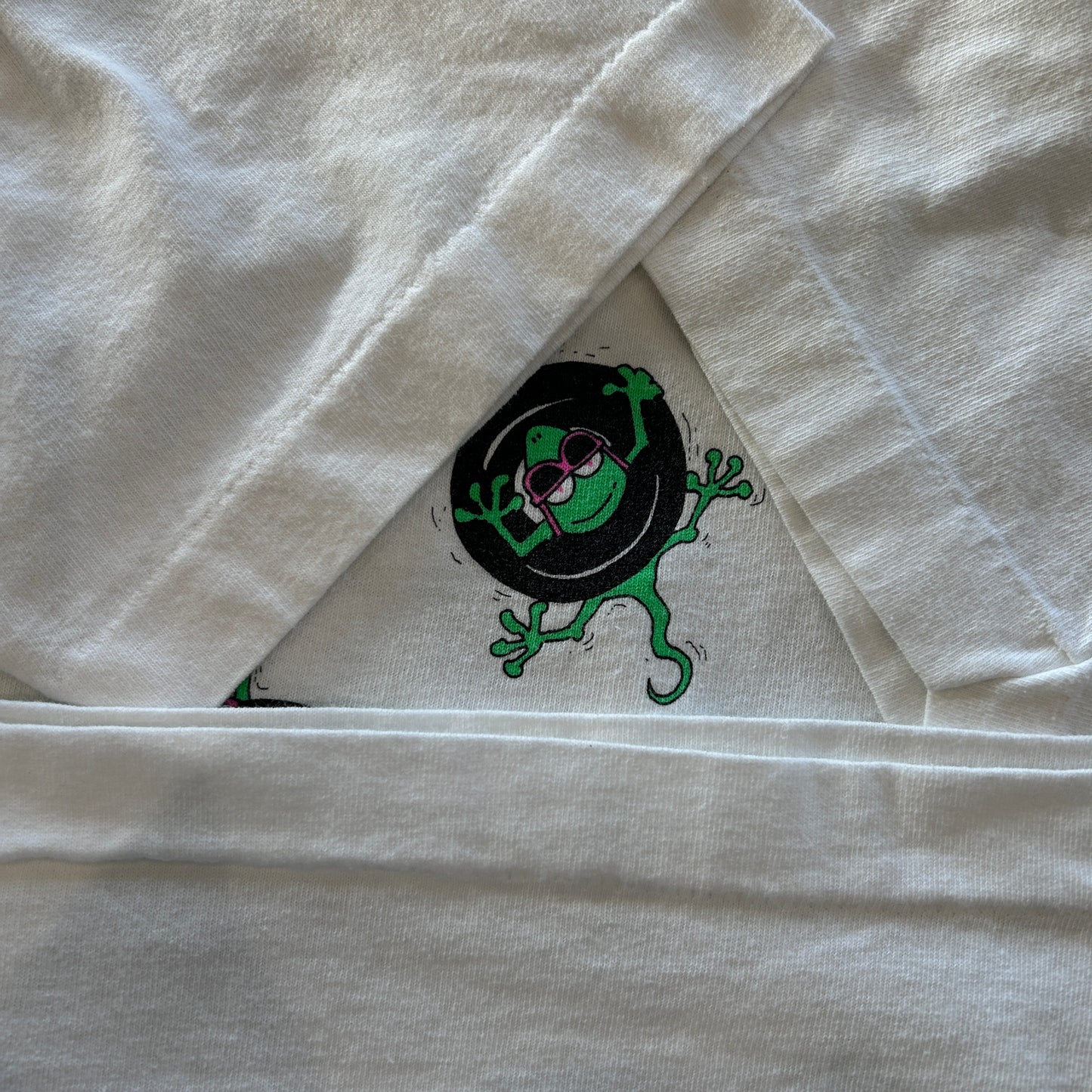90's Fruit of the loom”NEW BRAUNFELS"トカゲバカンスTシャツ The Outhouse Design 白(XL)/B2752T-SO