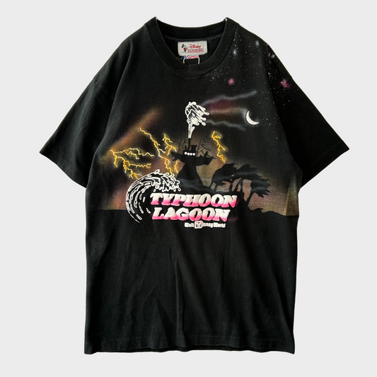 90's Disney Fashions "タイフーンラグーン"オールオーバープリント tシャツ 黒(L)/A7283T-SO
