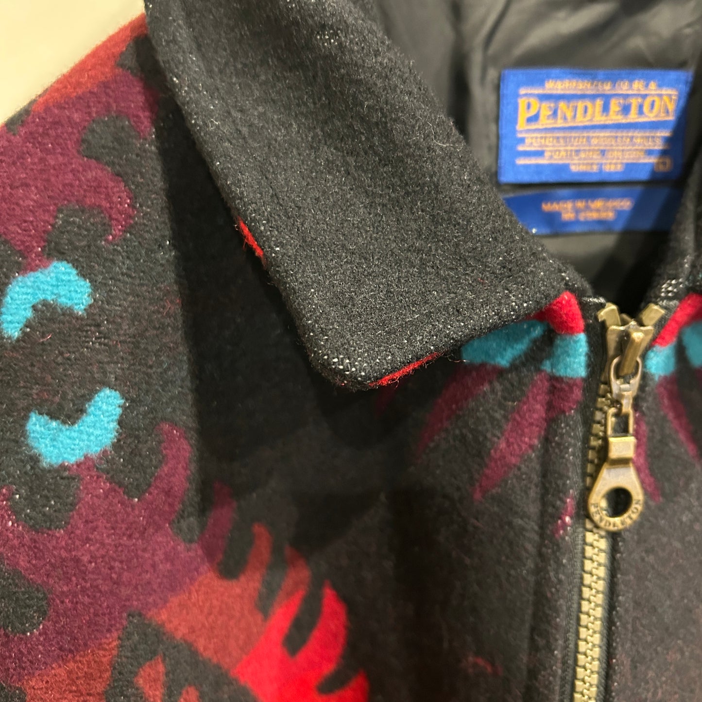 90's Pendleton ペンドルトン　High Grade Western Wear ネイティブ柄ウールジャケット 黒赤/A5569J-SO