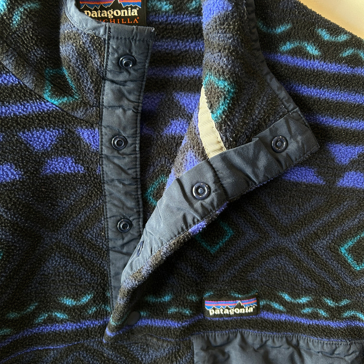 2016 Patagonia パタゴニア スナップT フリースプルオーバー ”Tribal Geo"(L)/C1530F-SO