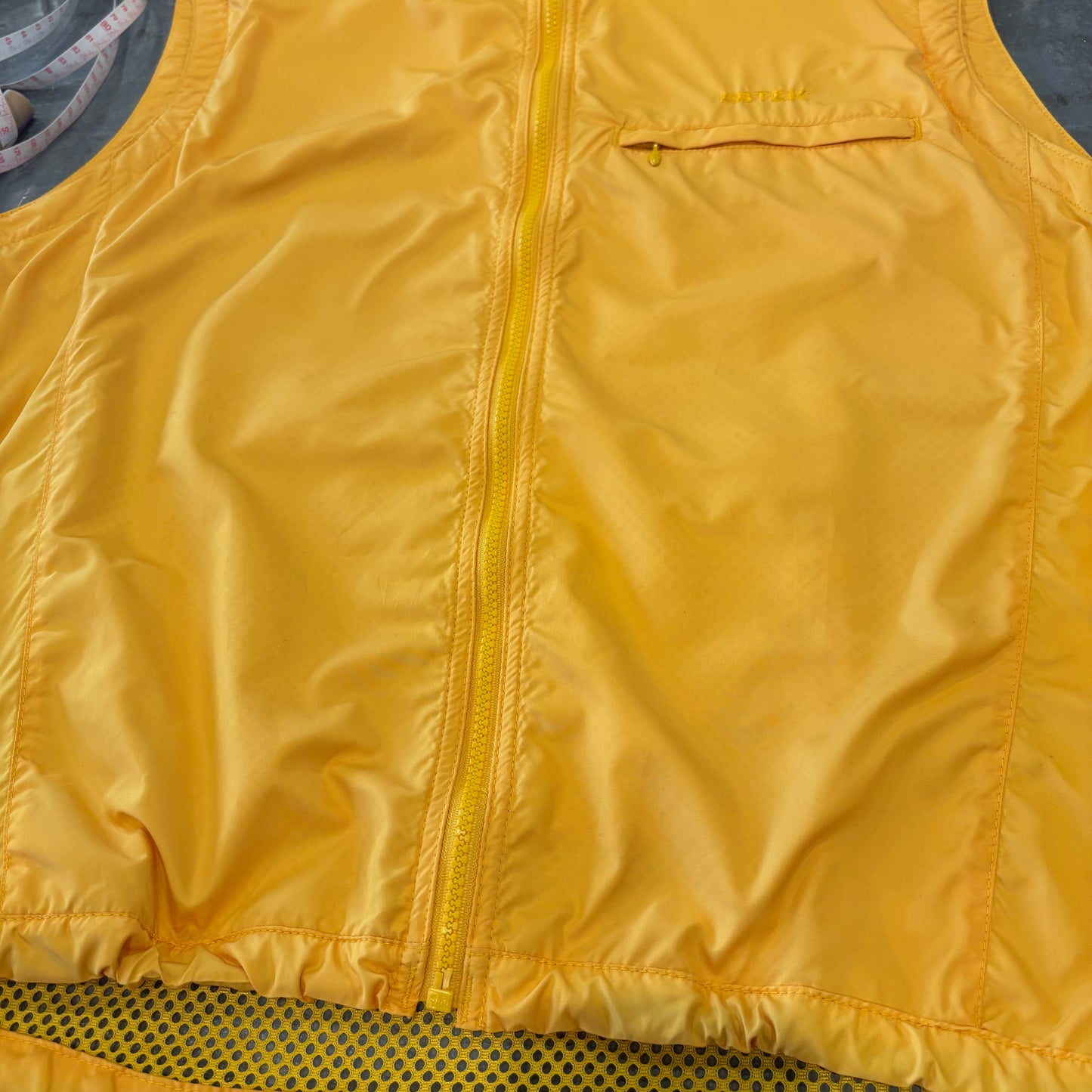 90's EBTEK Eddie Bauer エディバウアー ナイロンベスト 黄色 (L)/A9873V-SO