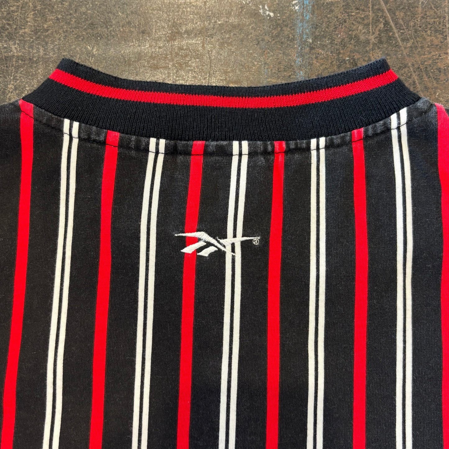 90's Reebok CHICAGO BULLUS ヘンリーネックTシャツ ストライプ (L)/B2110T-SO