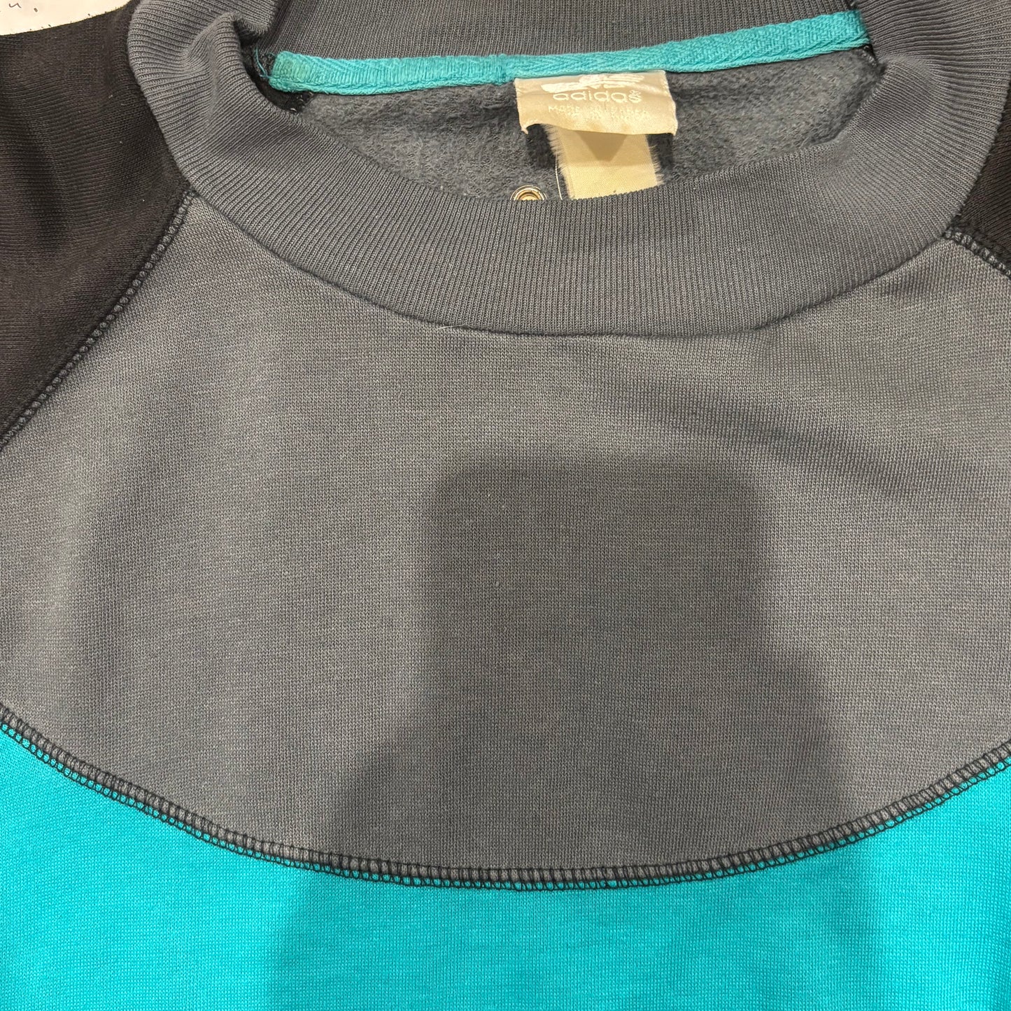 90's Adidas アディダス マルチカラーラグランスウェット 左袖パッチ 黒赤灰水色 (サイズ不明)/B0190S-SO