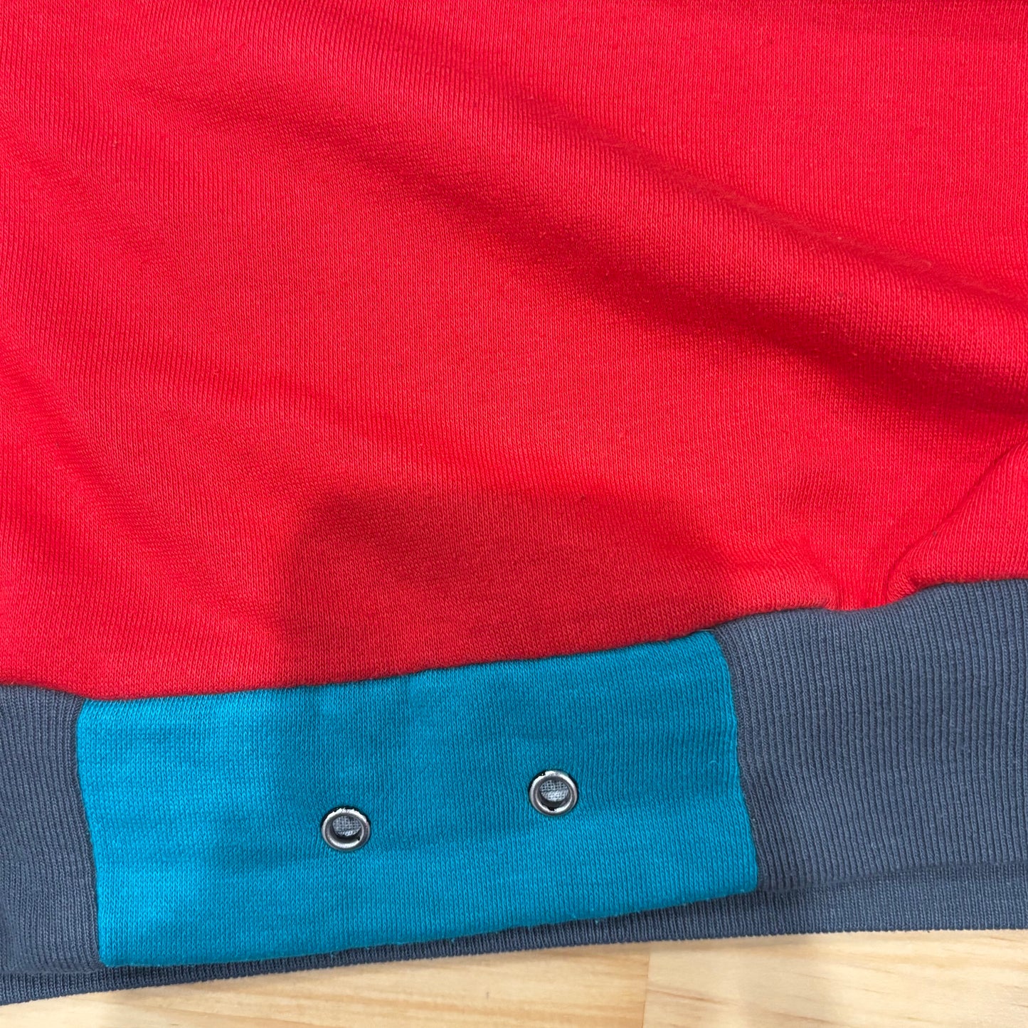 90's Adidas アディダス マルチカラーラグランスウェット 左袖パッチ 黒赤灰水色 (サイズ不明)/B0190S-SO