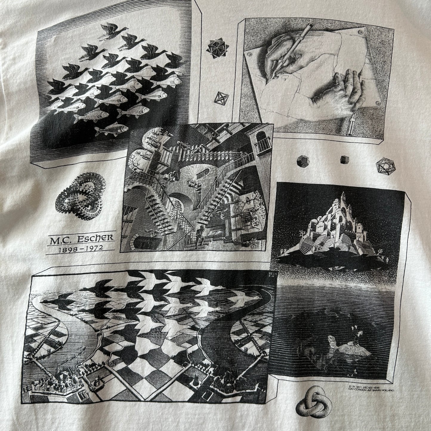90's M.C.Escher エッシャー アートマルチプリントTシャツ ホワイト ANDAZIA(XL)/C1066T-SO