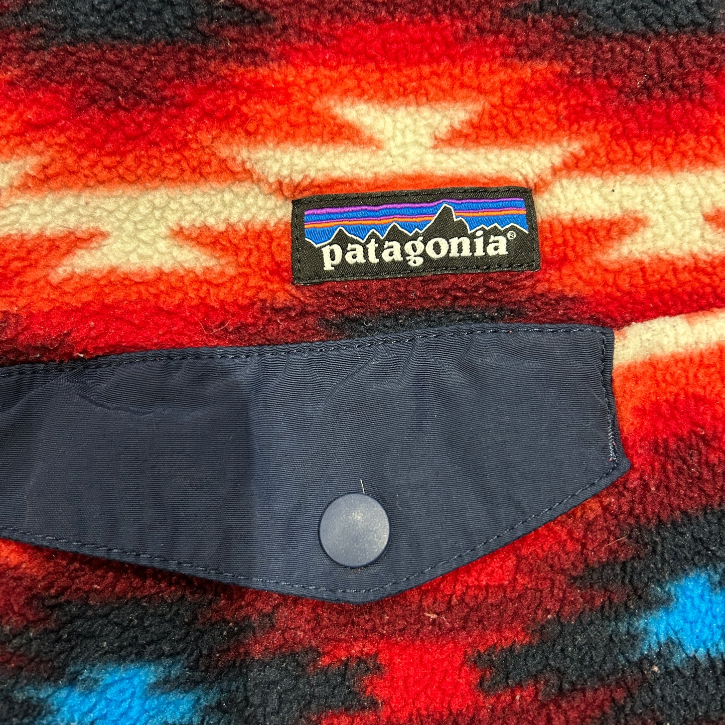 Patagonia パタゴニア スナップT ネイティブ柄 フリース 赤黒/A8756F-SO