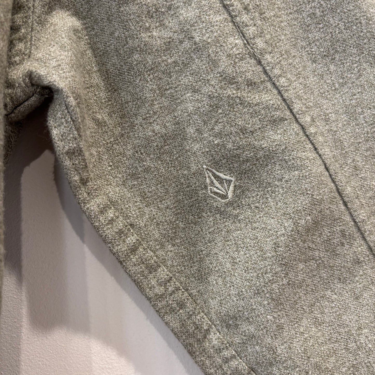 00's VOLCOM ボルコム GENUINE VOLCOM BRAND JEANS "POWELL L/S" フランネルシャツ セージグリーン (M)/B4191SH-SO