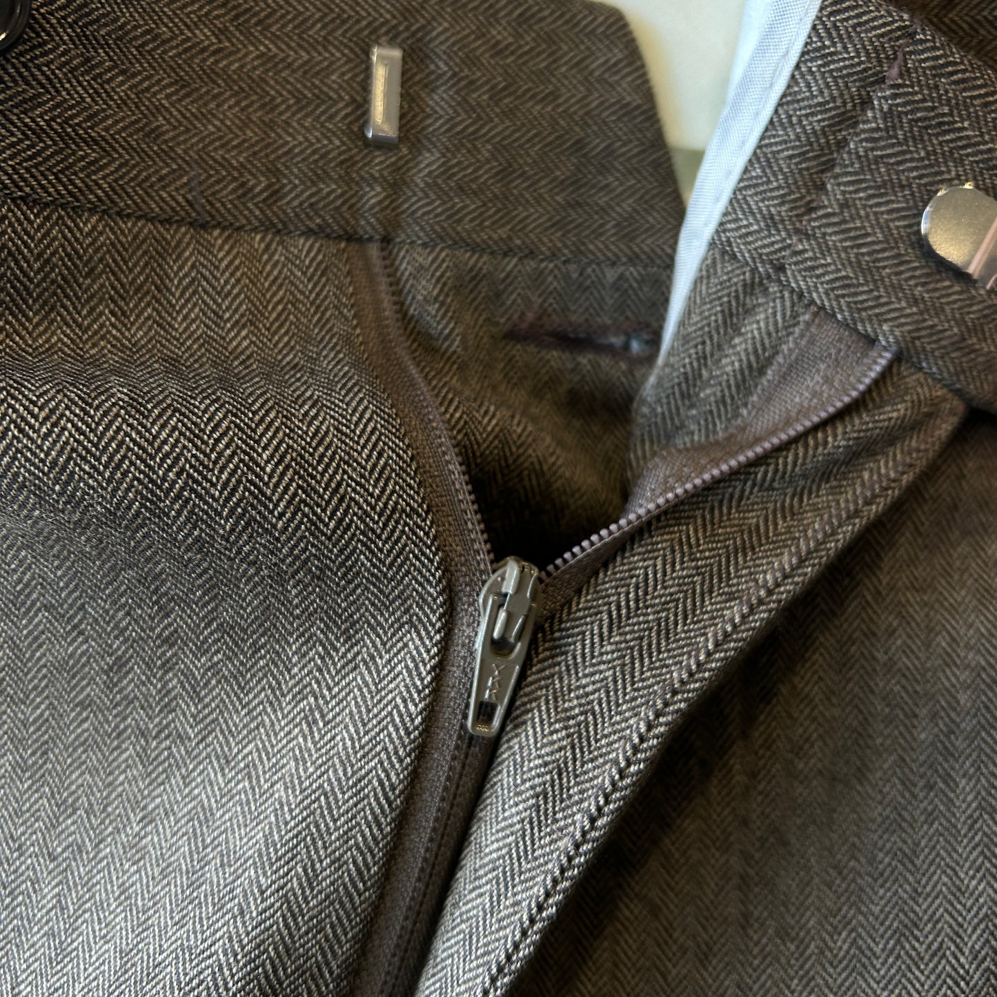 BUEBERRY LONDON バーバリー ２タックヘリンボーンスラックス /A9136P-SO