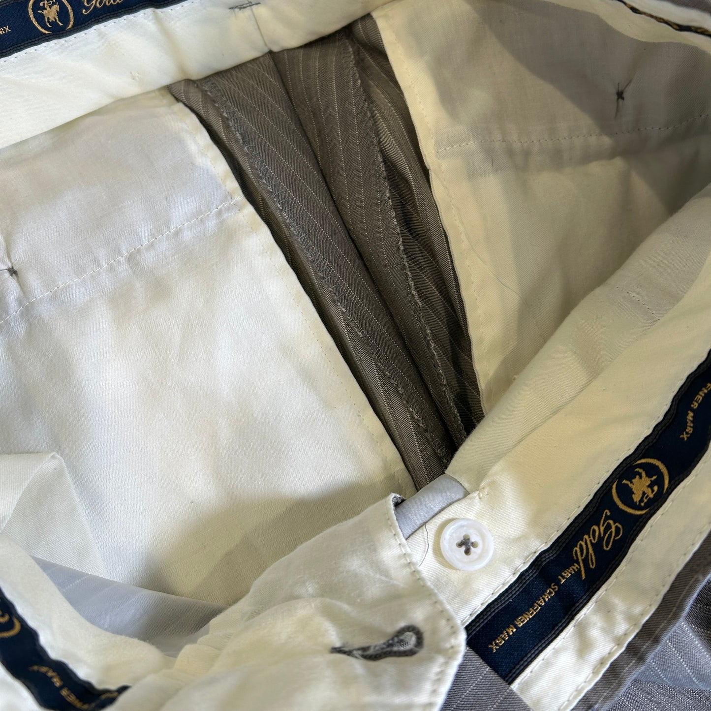 Hart Schaffner Marx ハート・シャフナー・マルクス ２タック ストライプスラックス グレー/B2424P-SO