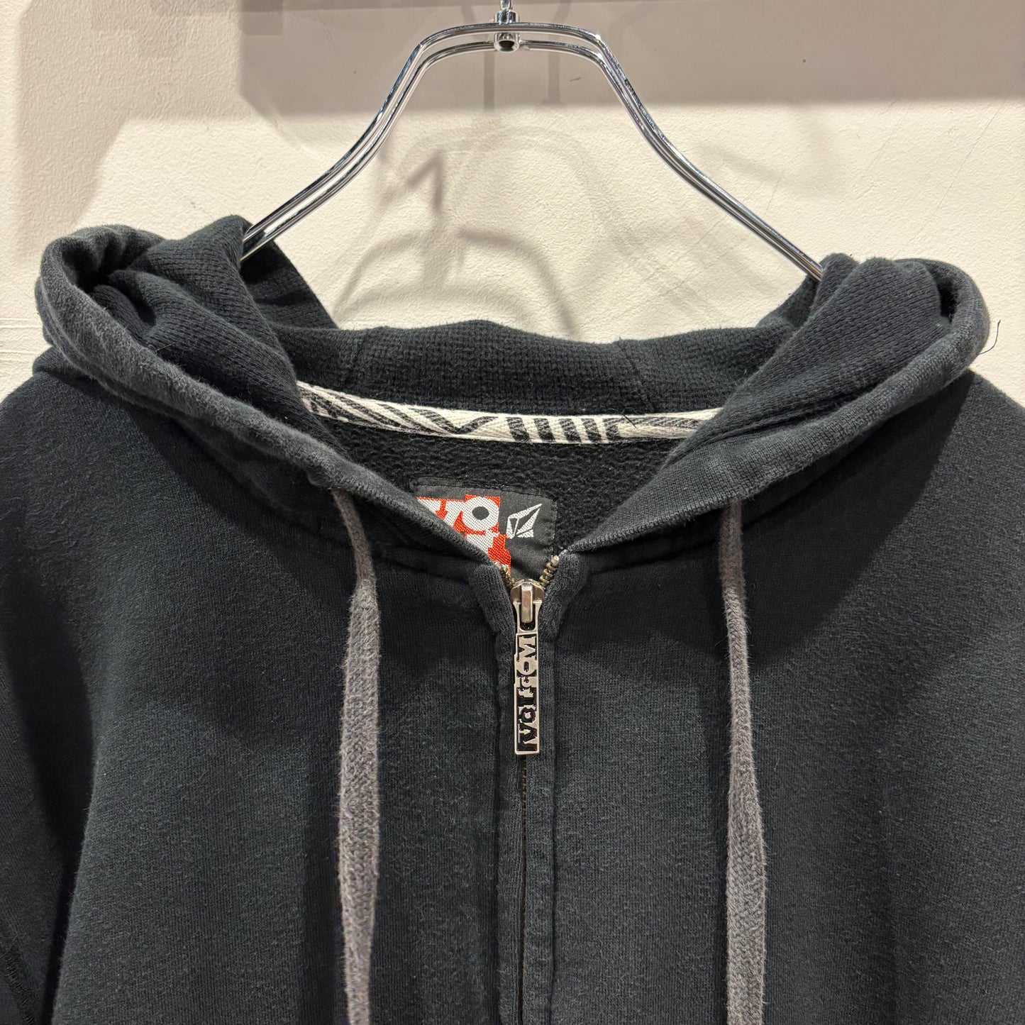 00's VOLCOM ボルコム ストーンロゴ刺繍 オリジナルジップトップ フルジップパーカー ブラック(サイズ不明 M相当)/B4240S-SO