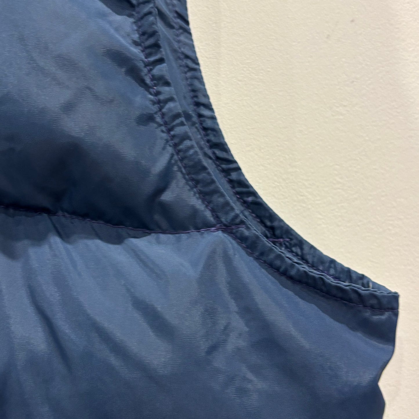 90's Eddie Bauer エディーバウアー ダウンベスト 紺 (L)/A8967V-SO