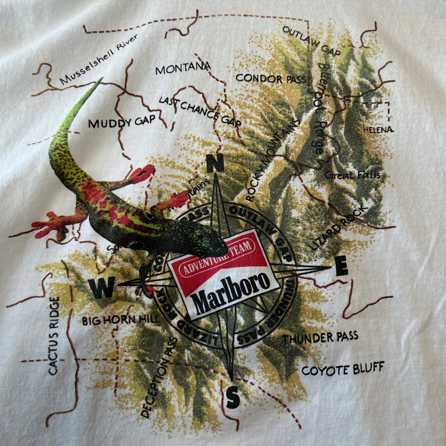 90's Marlboro ADVENTURE TEAM マルボロ ポケT マップ・リザード Tシャツ 白/C0672T-SO
