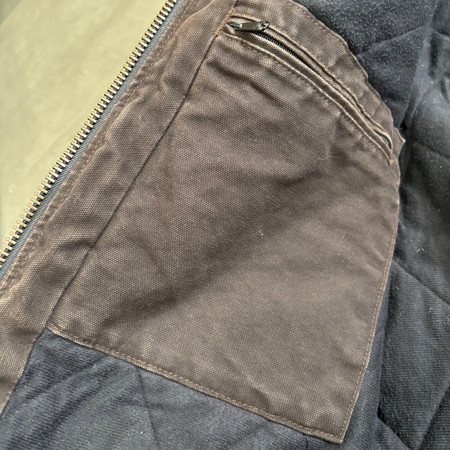 Carhartt カーハート アクティブジャケット J130 DKB ダークブラウン (L) /B3400J-SO