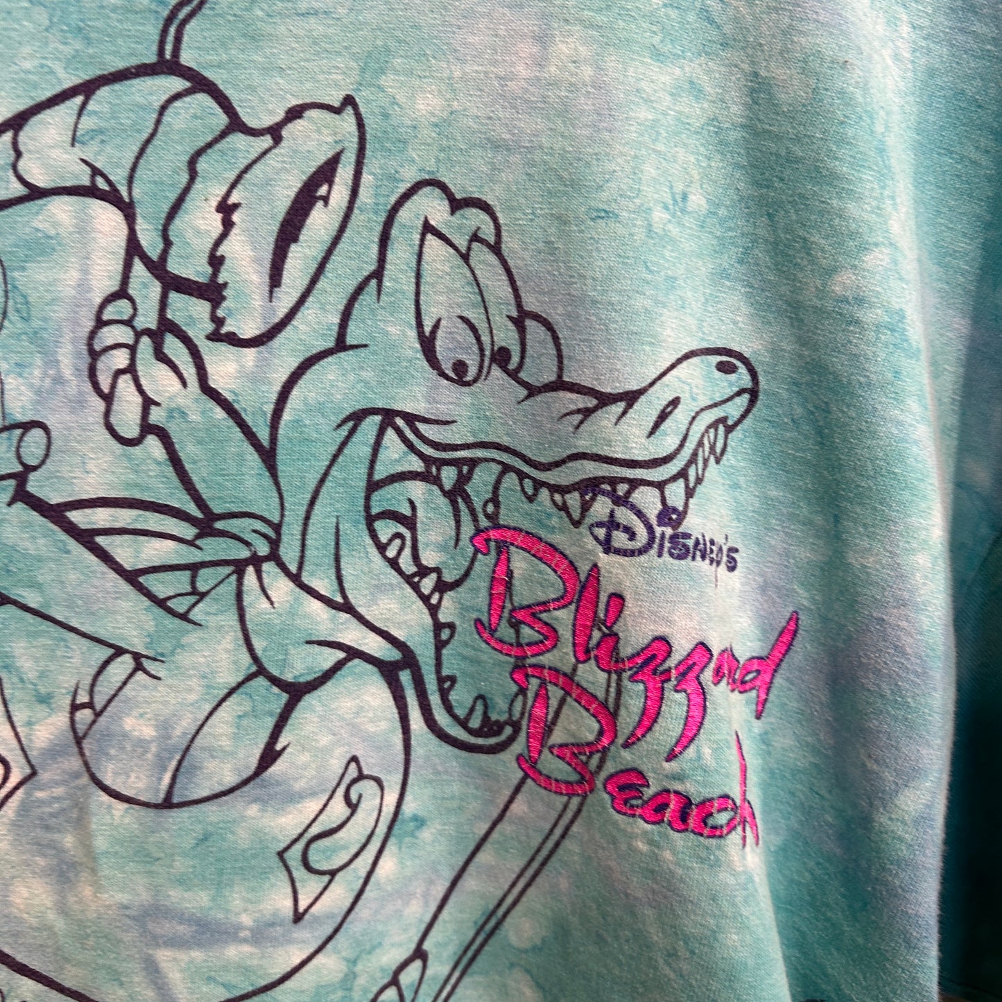 90's Disney ディズニー ブリザード・ビーチ アイス・ゲイター キャラクターTシャツ 水色 (L)/A7180T-SO