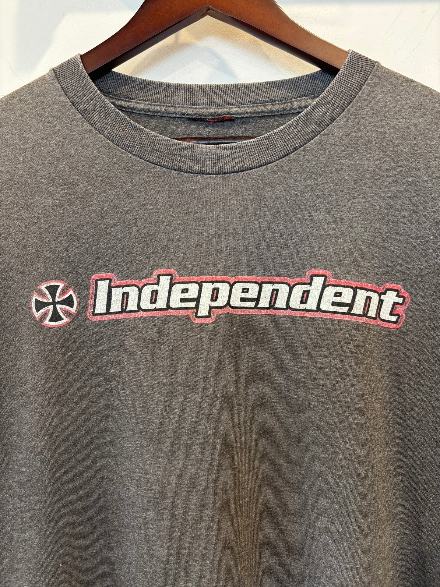 00's Independent インディペンデント アイアンクロスTシャツ チャコールグレー /B3053T-SO