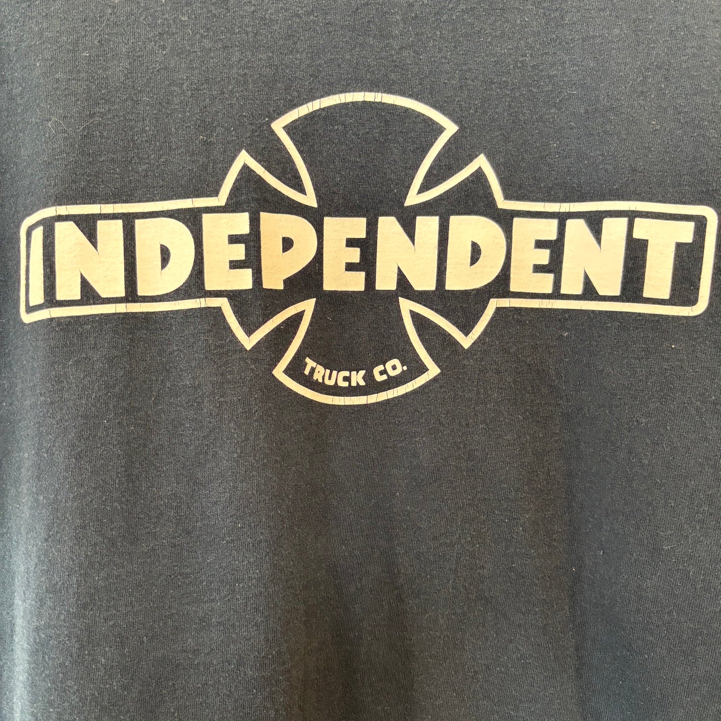 00's Independent インディペンデント アイアンクロス プリントTシャツ ネイビー/B3056T-SO