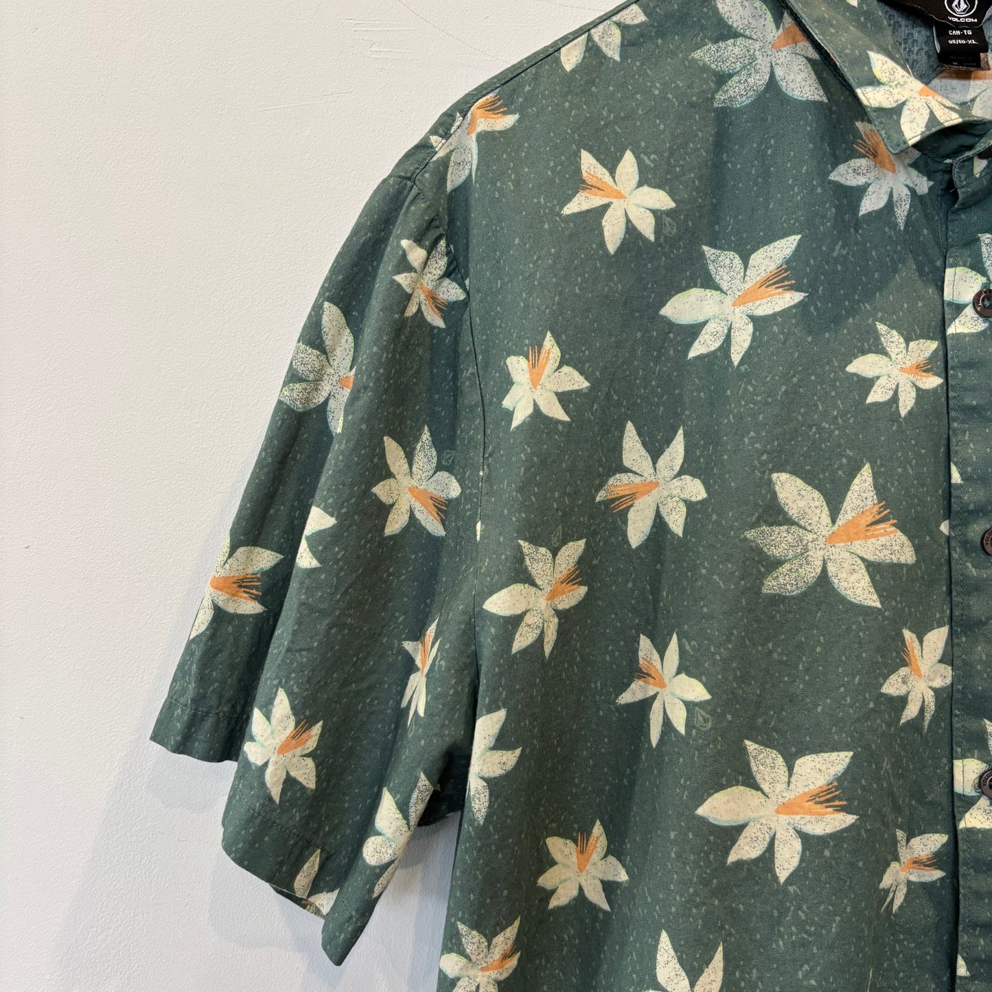 00's Volcom フローラル柄 レギュラーカラー半袖シャツ (XL)/B3060S-SO