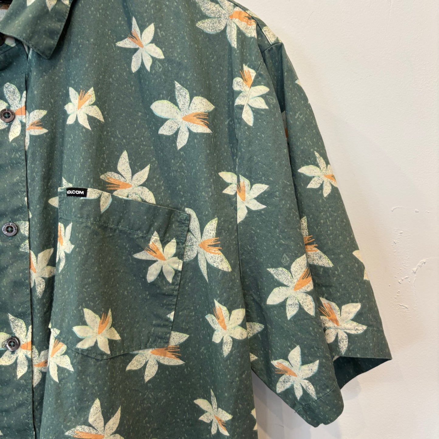 00's Volcom フローラル柄 レギュラーカラー半袖シャツ (XL)/B3060S-SO