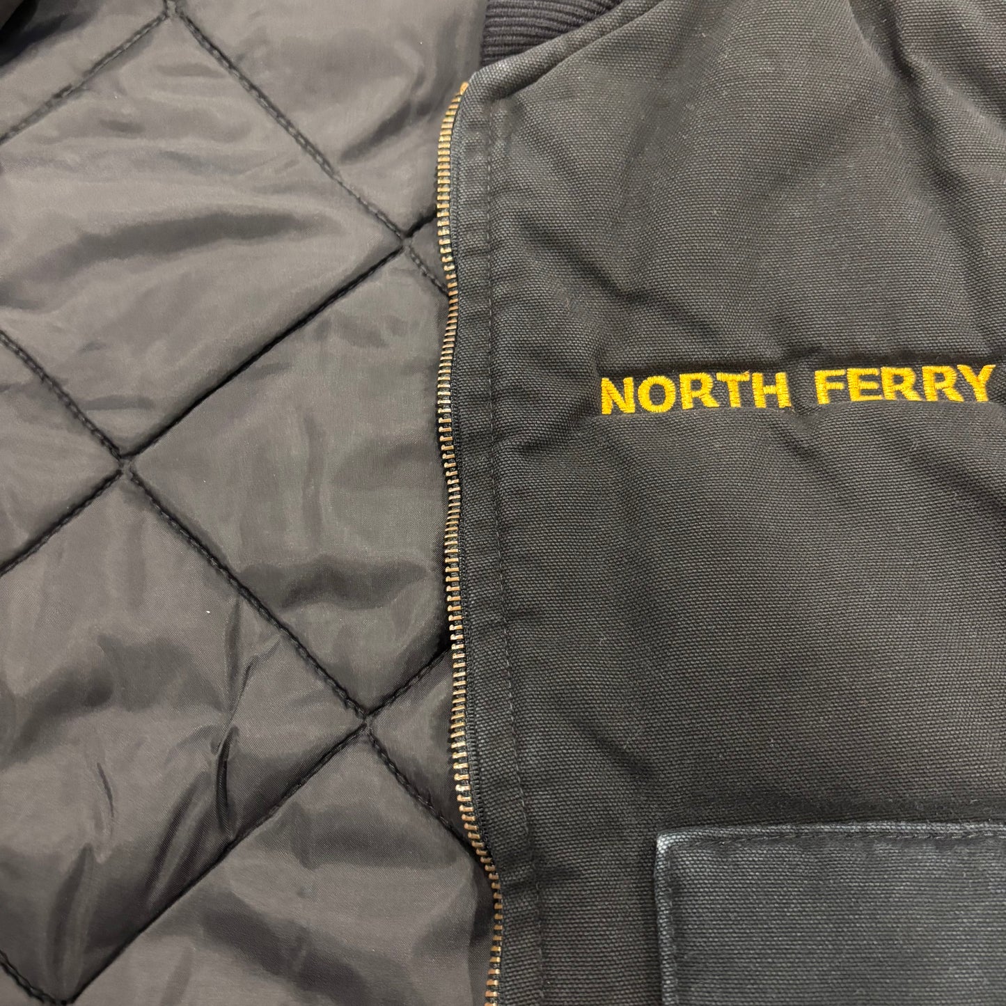 Carhartt カーハート ダックベスト NORTH FERRY ブラック (サイズ不明）/C0420V-SO